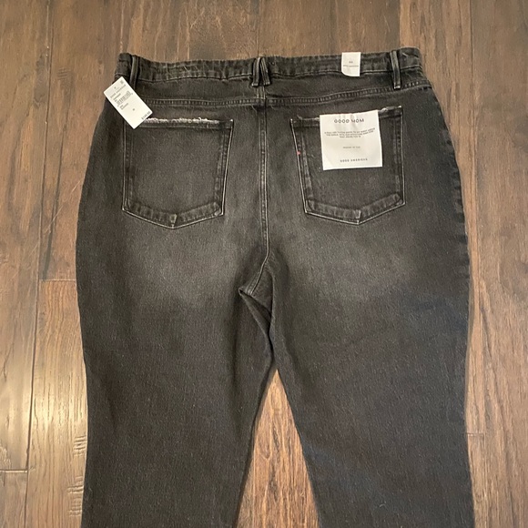 Good American Good Mom Jean - Picture 2 of 8